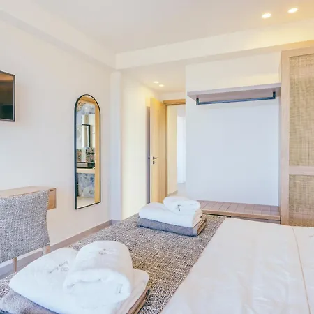 Luxury Heaven - With Heated Pool Villa Rethymno