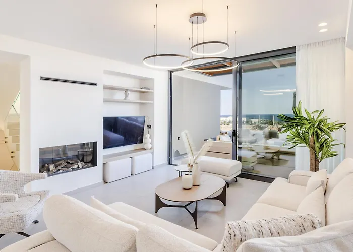 Luxury Heaven - With Heated Pool * Rétino