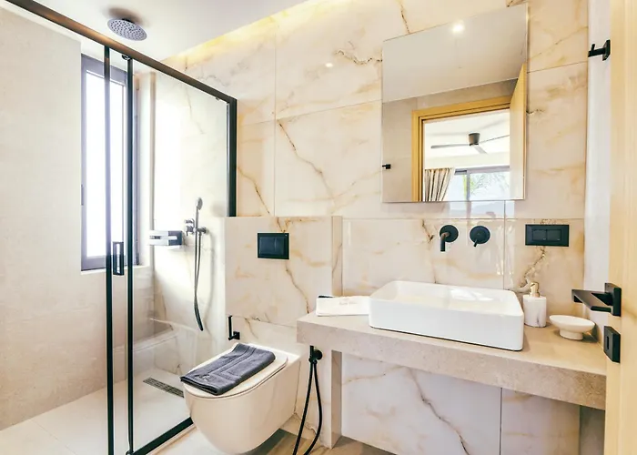 Luxury Heaven - With Heated Pool Villa