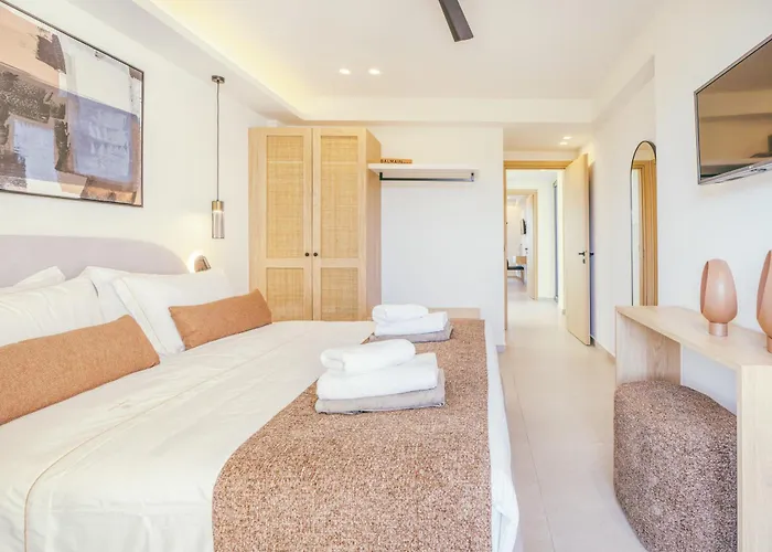 Luxury Heaven - With Heated Pool Villa *