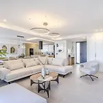 Luxury Heaven - With Heated Pool Villa