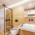 Luxury Heaven - With Heated Pool וילה העיירה רתימנו