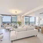 Villa Luxury Heaven - With Heated Pool