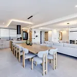 Villa Luxury Heaven - With Heated Pool Réthimno