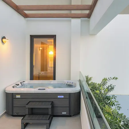 Luxury Heaven - With Heated Pool * 레팀노